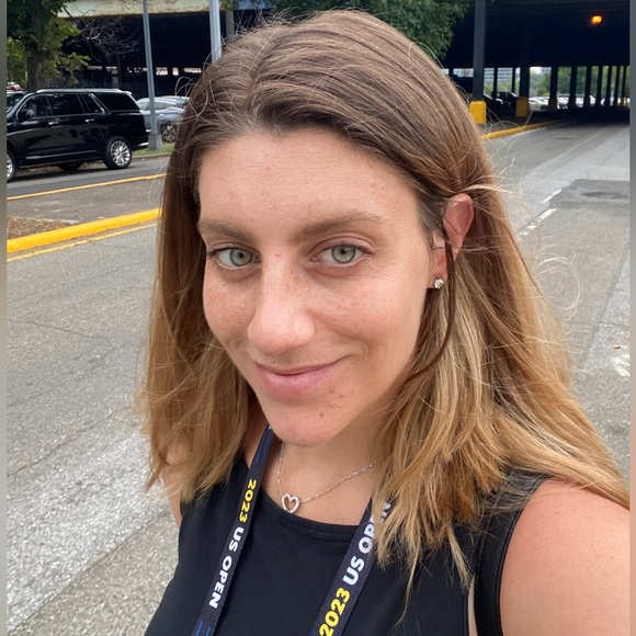 Meet your Posher, Stacey - Picture 7 of 11